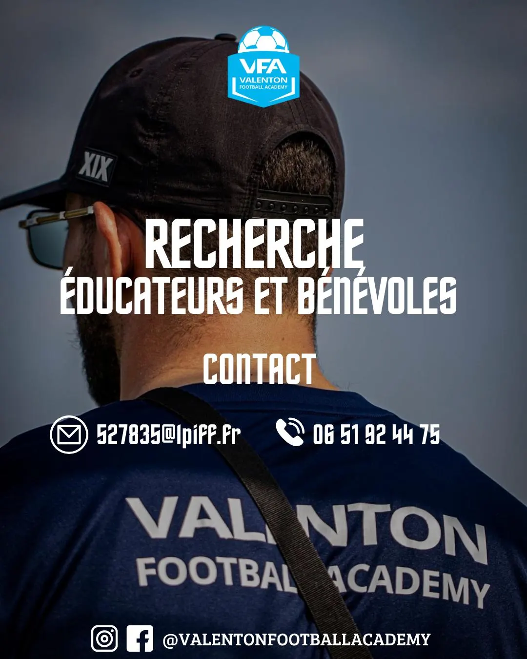 Affiche du VFA : recherche éducateurs et bénévoles, avec les coordonnées du club